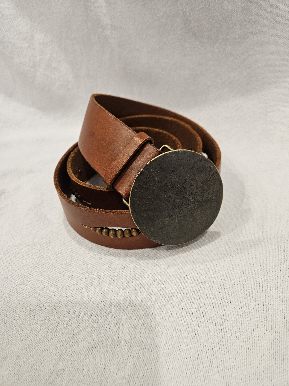 Brown Leather Belt with Round Brass Buckle 1x Beaded Accents